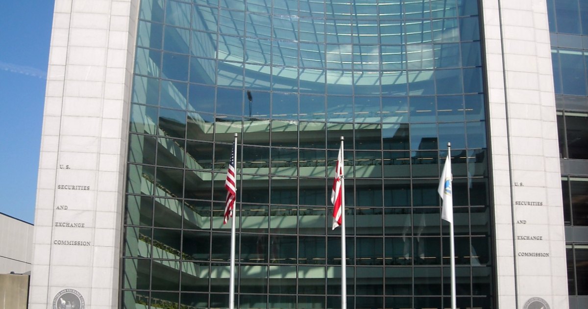 워싱턴 D.C.에 있는 미국 증권거래위원회(SEC) 청사. FINRA가 만든 규칙을 승인하거나 거부할 권한은 이 기관에 있습니다.